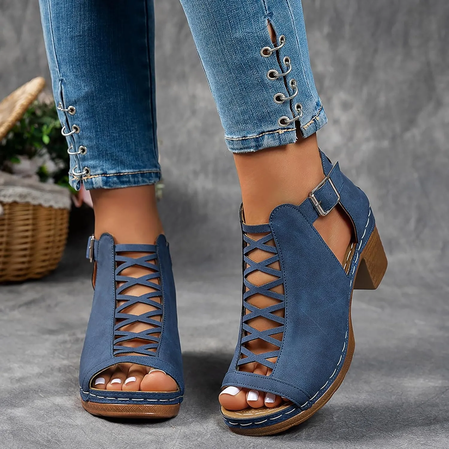 Chunky Heeled Sandals for Womens Bohemian Cutout Open Toe Summer Block Heels Party Sandals with Adjustable Ankle Buckle Comfortable Walking Back Zipper Gladiator Dress Summer Shoes