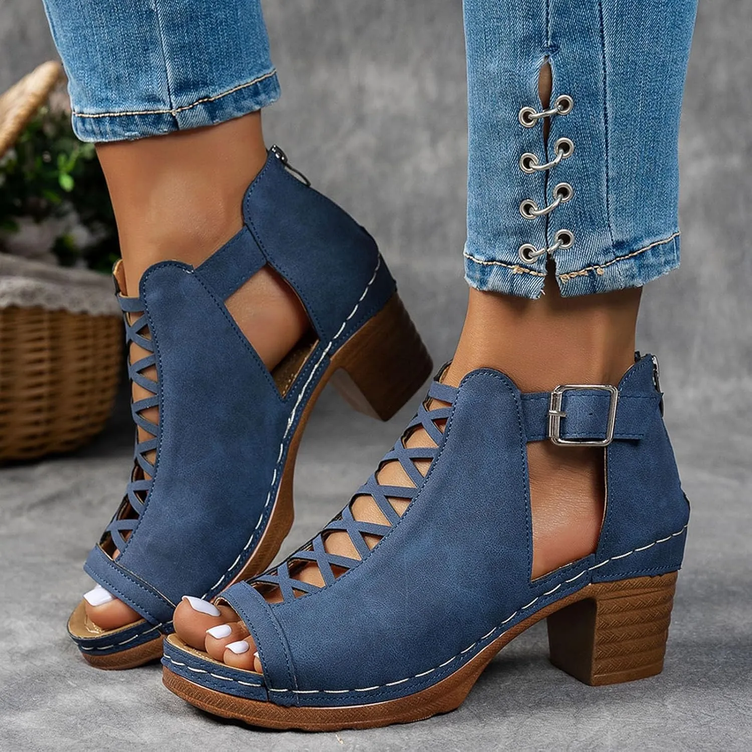 Chunky Heeled Sandals for Womens Bohemian Cutout Open Toe Summer Block Heels Party Sandals with Adjustable Ankle Buckle Comfortable Walking Back Zipper Gladiator Dress Summer Shoes