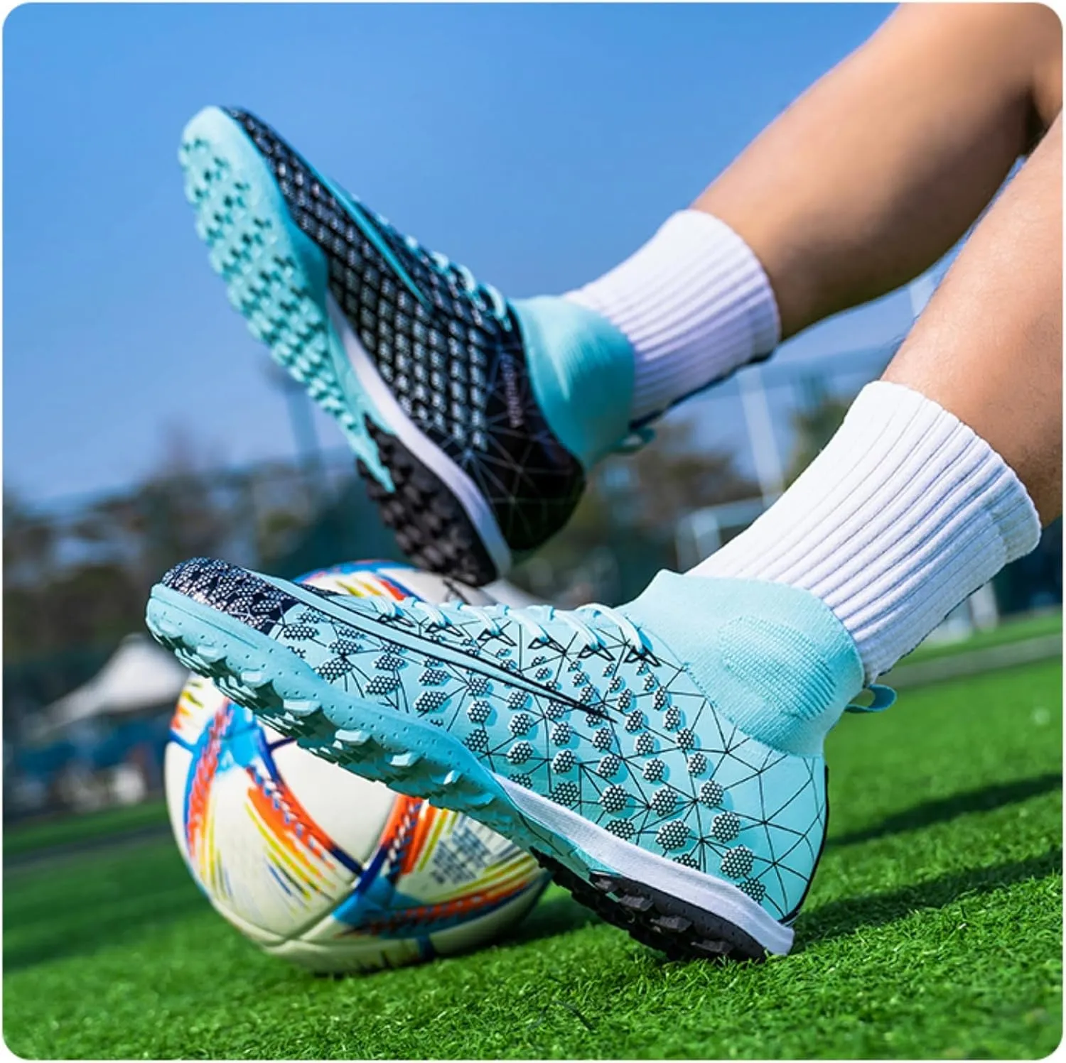 Men's High Top Breathable Soccer Shoes Outdoor Lightweight Wide Toe Students Grass Training Sneakers Outdoor Football Shoes
